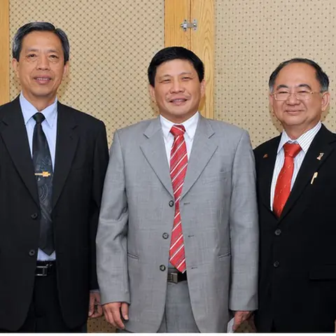 2013-committee 7